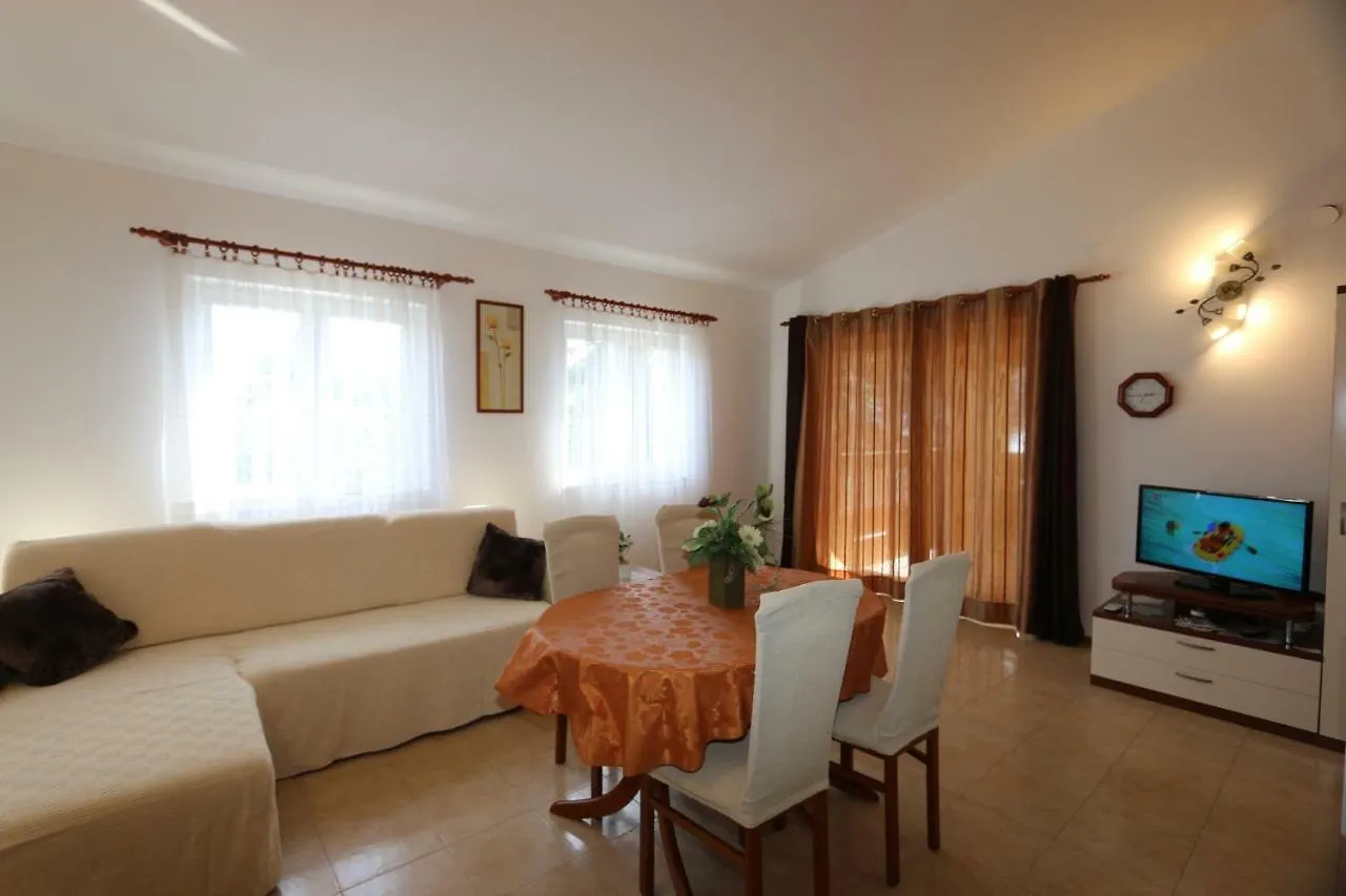 Apartmani Dani Malinska 0*,  Chorvatsko