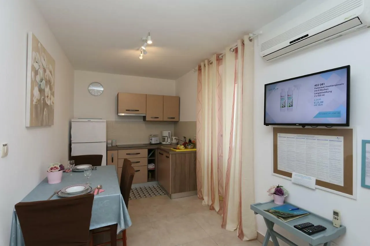 Apartmani Dani マリンスカ アパート