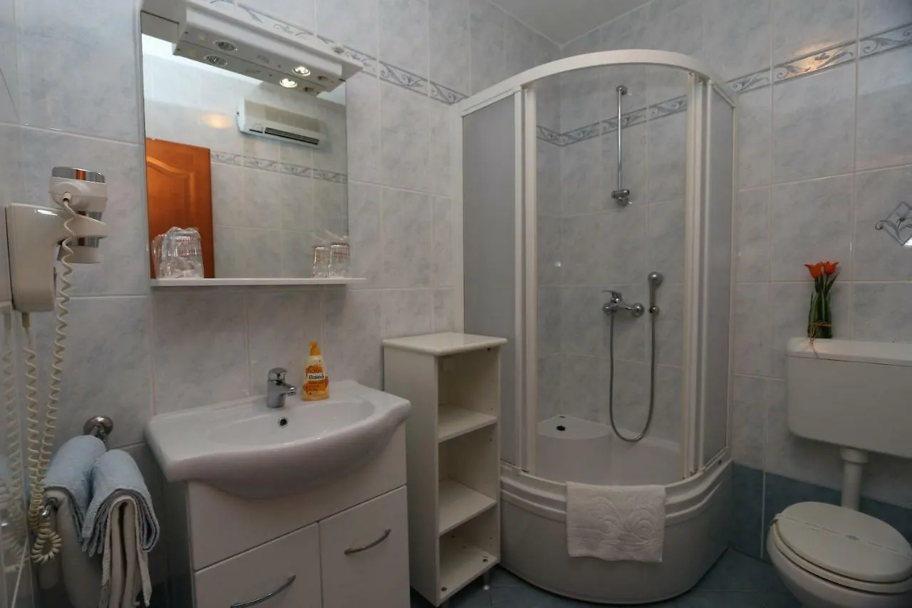 Apartmani Dani マリンスカ 0*,